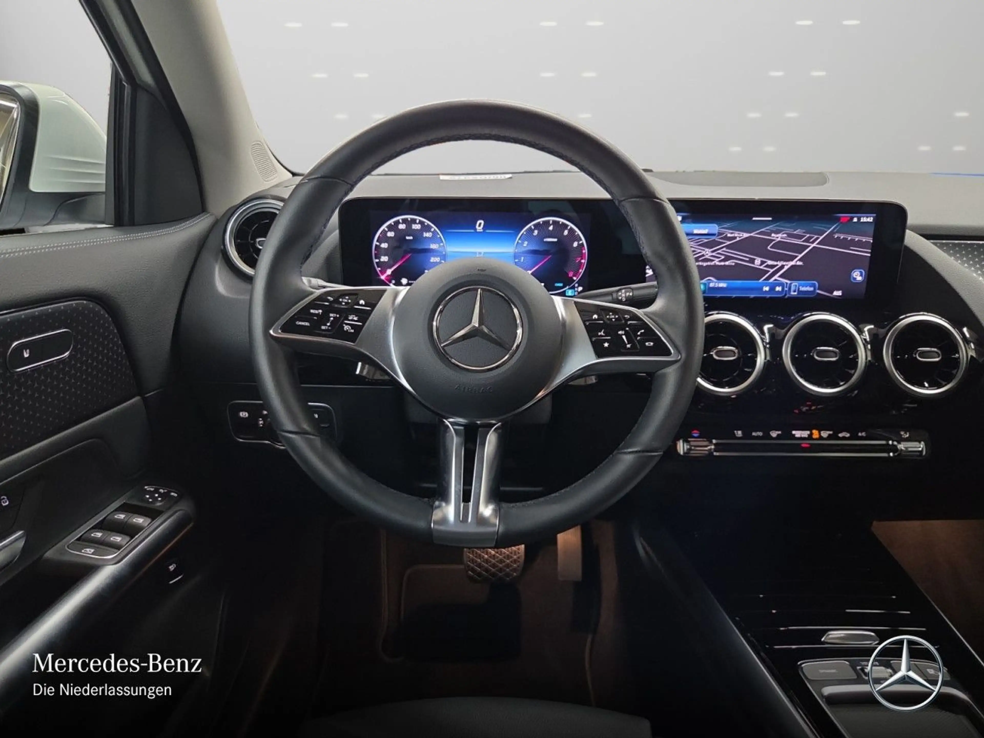 Mercedes-Benz GLA 180 PROGRESSIVE+360°+LED+TOTW+7G — photo 13