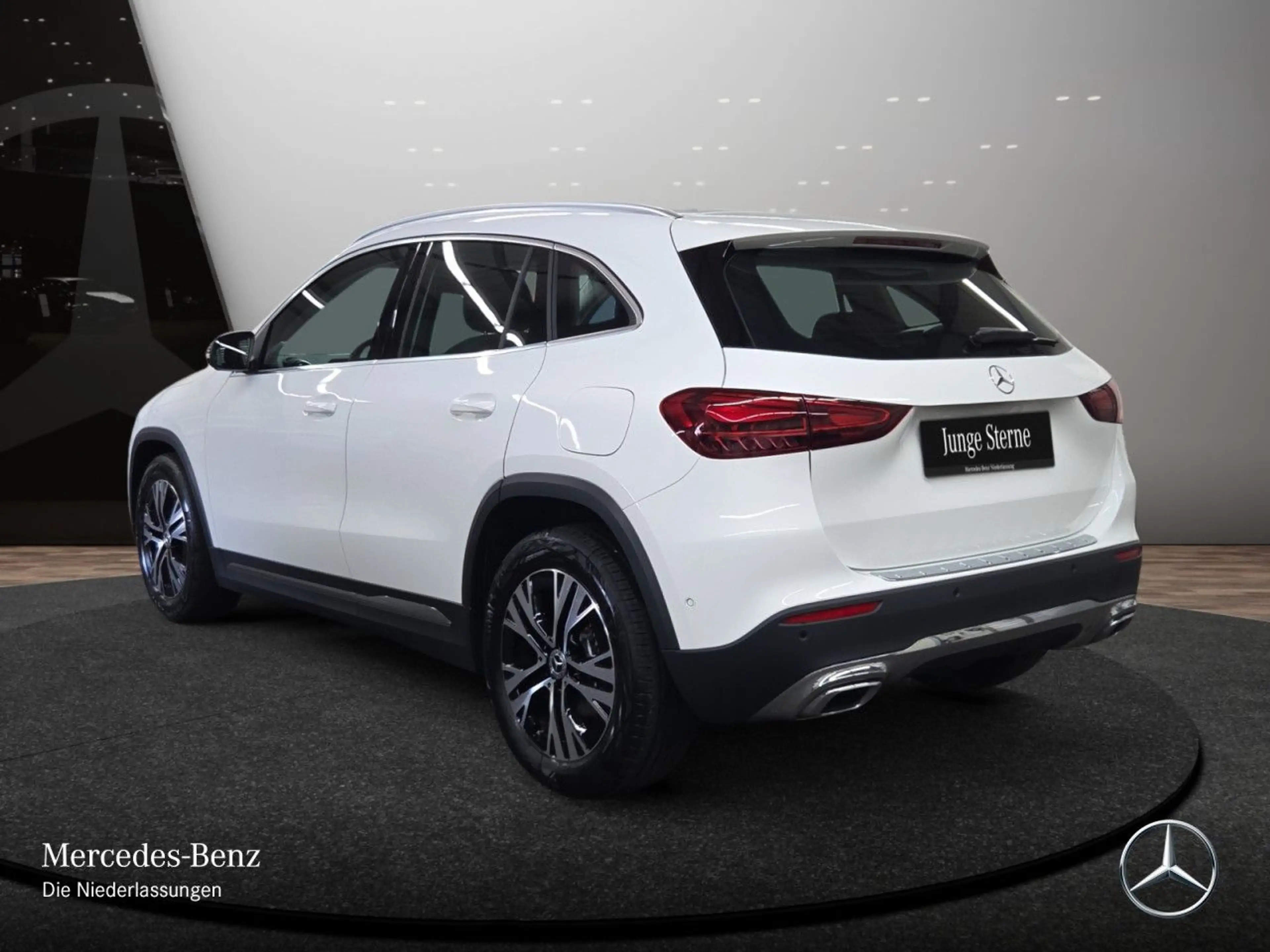Mercedes-Benz GLA 180 PROGRESSIVE+360°+LED+TOTW+7G — photo 10