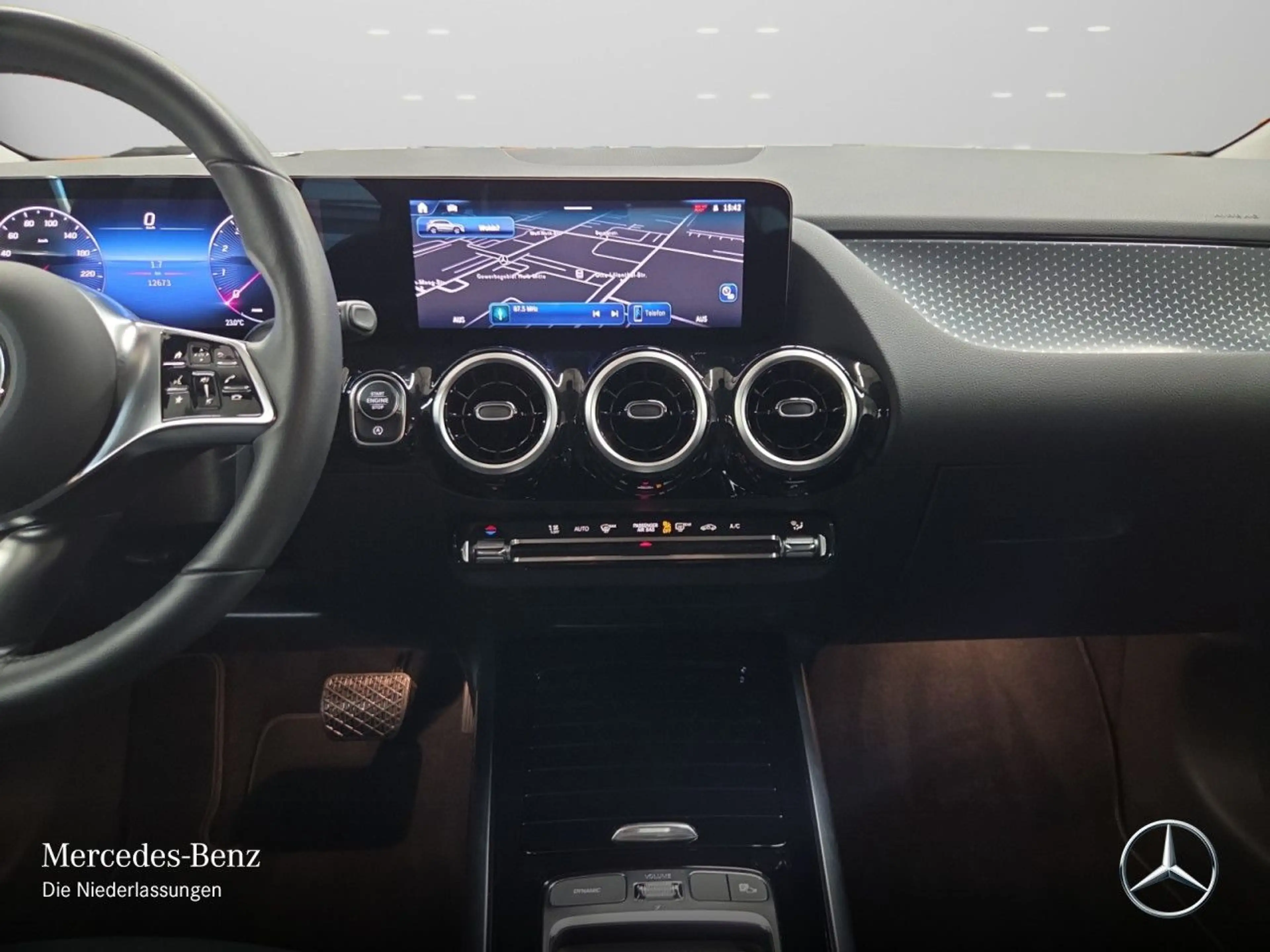 Mercedes-Benz GLA 180 PROGRESSIVE+360°+LED+TOTW+7G — photo 15