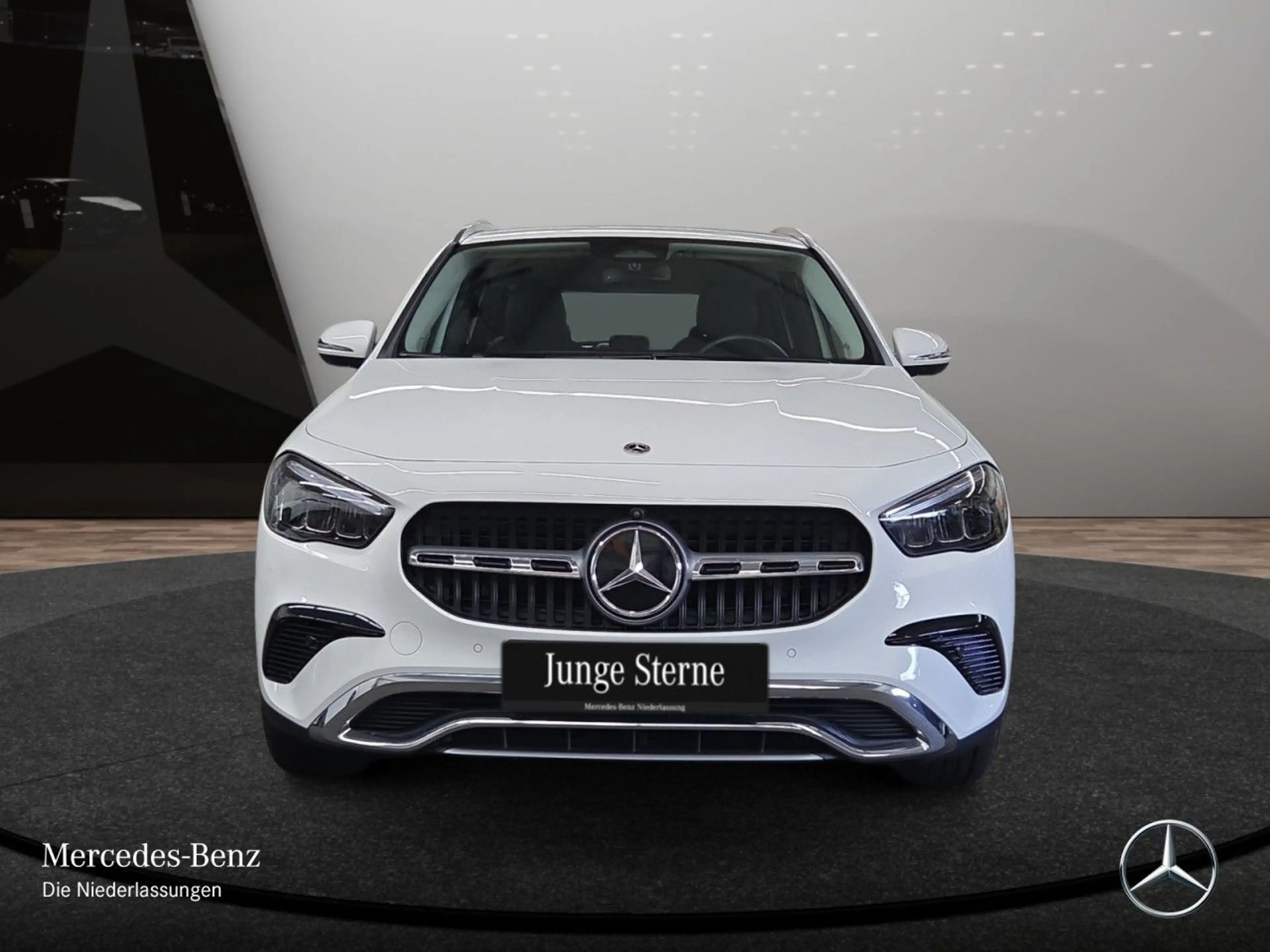 Mercedes-Benz GLA 180 PROGRESSIVE+360°+LED+TOTW+7G — photo 3