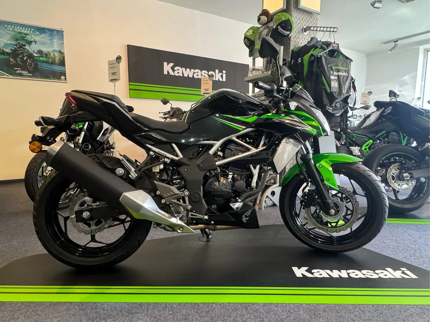 Kawasaki Z 125 6 CM Tiefer - Sofort Verfügbar Grün - 1