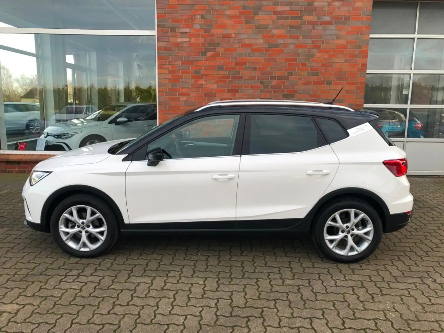 SEAT Arona FR 1.0TSI Automatik DSG Weiß - 2