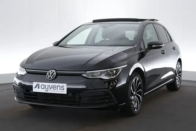 Volkswagen Golf 1.5 TSI Life ALCANTARA Matrix LED GPS PDC CAM Pano