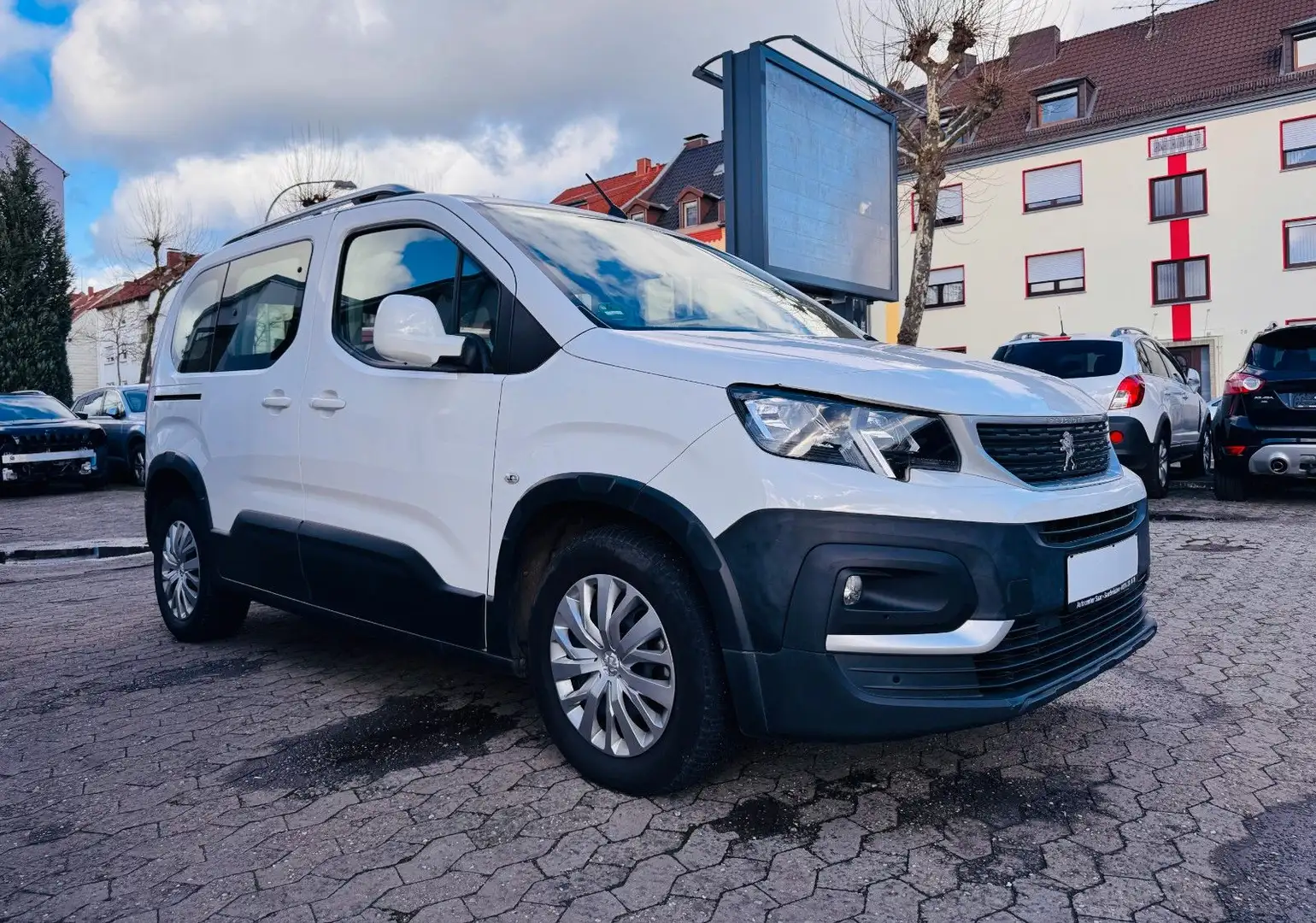 Peugeot Rifter 1.5 HDI Active L1 1.Hand Automatik Klima Weiß - 1