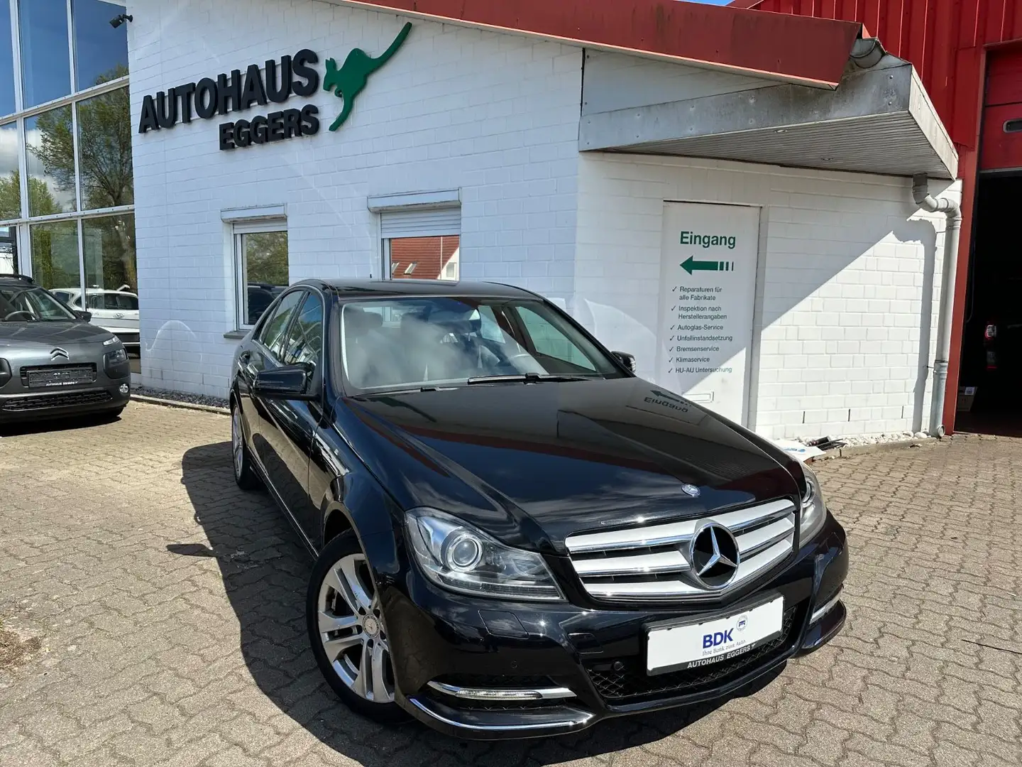 Mercedes-Benz C 180 CGI BlueEfficiency/NAVI/SHZ/TEMP/2HD/XENON Schwarz - 1