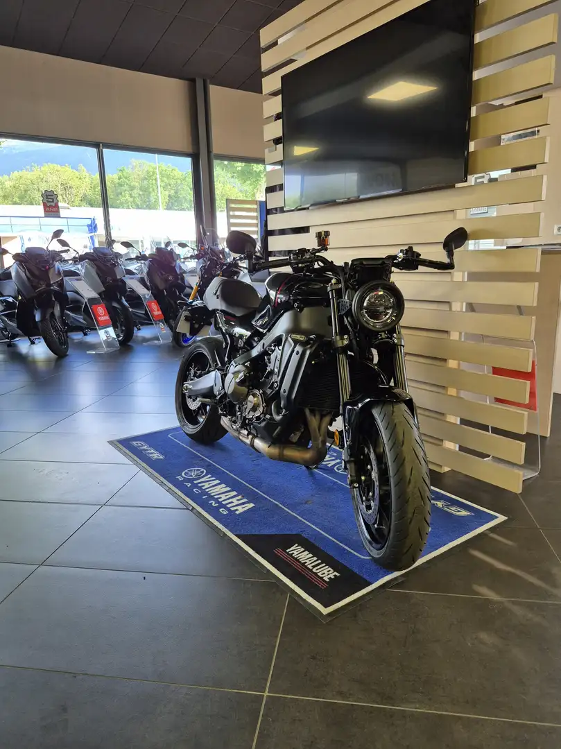 Yamaha XSR 900 Noir - 1