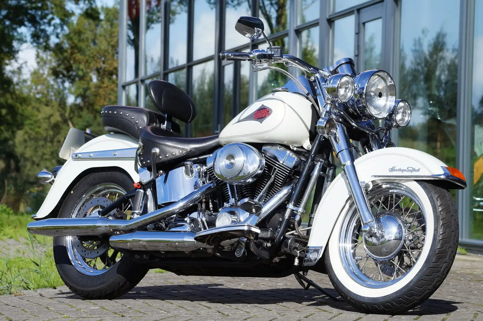 Harley-Davidson Heritage Softail CLASSIC FLSTC Alb - 1