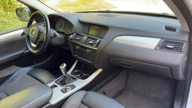 BMW X3 view 10