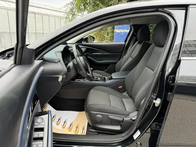 Mazda CX-30 view 8