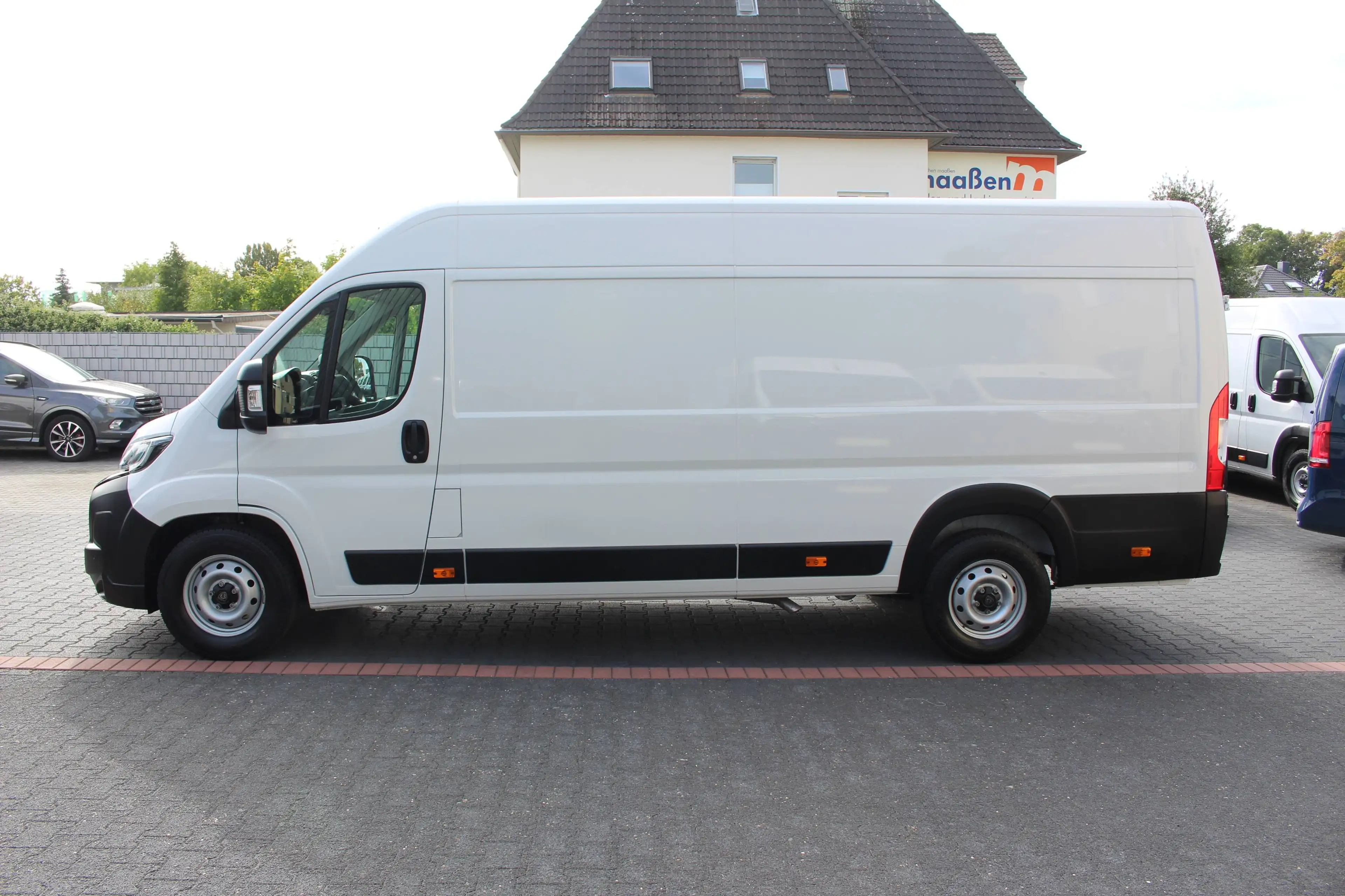 Peugeot Boxer 35 L4H2 180 Automatik *ACC*Kamera*360°PDC — photo 9