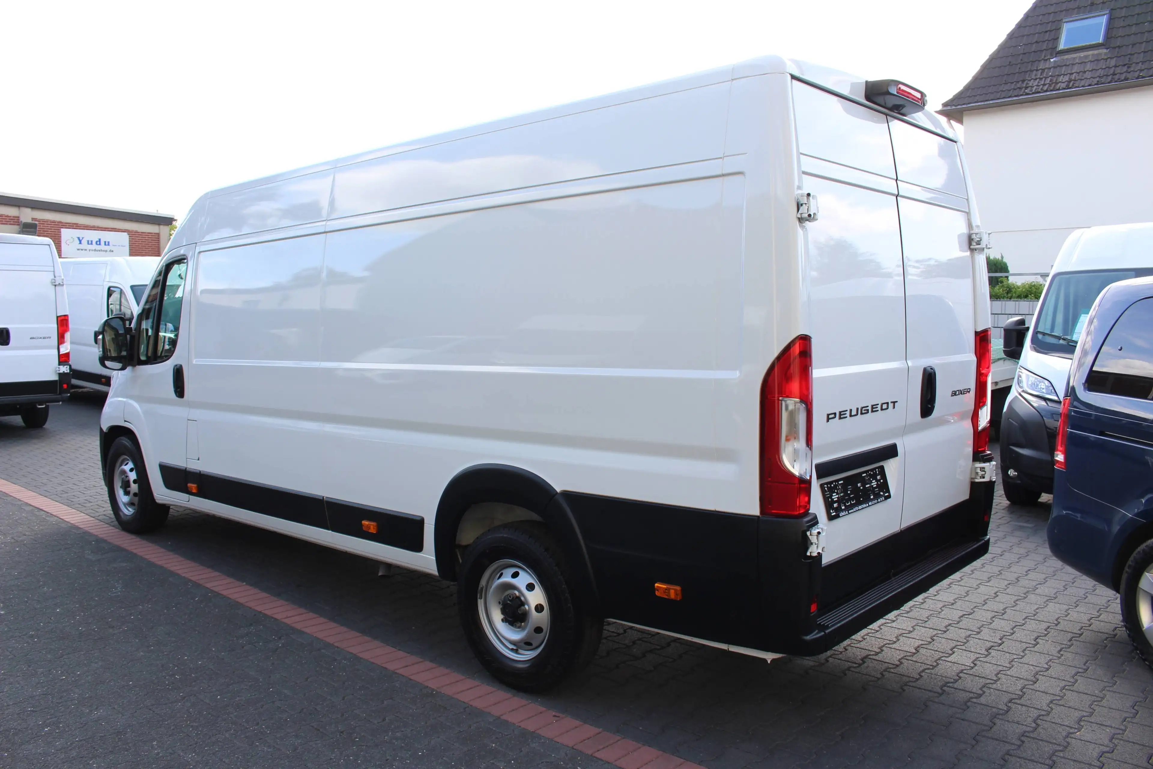 Peugeot Boxer 35 L4H2 180 Automatik *ACC*Kamera*360°PDC — photo 10