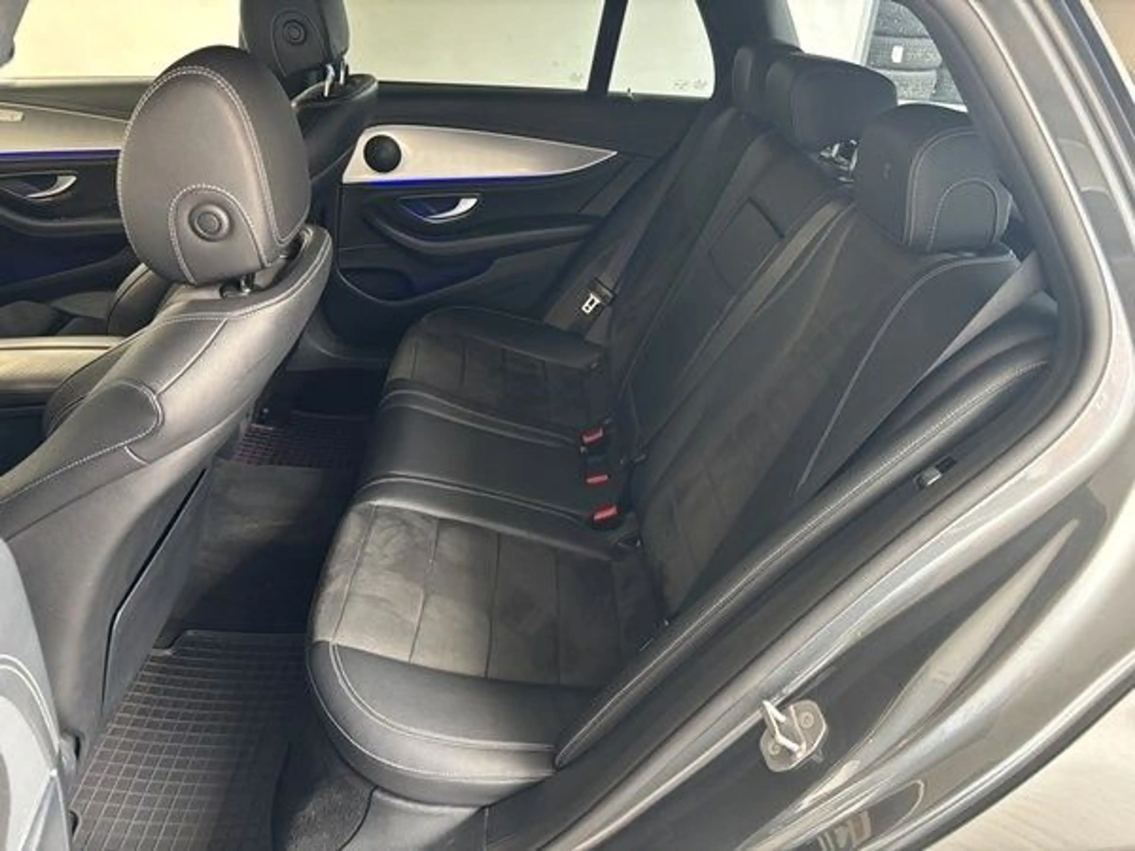 Mercedes-Benz E 350 d T 9G-TRONIC AMG Line / Night-Paket — photo 11
