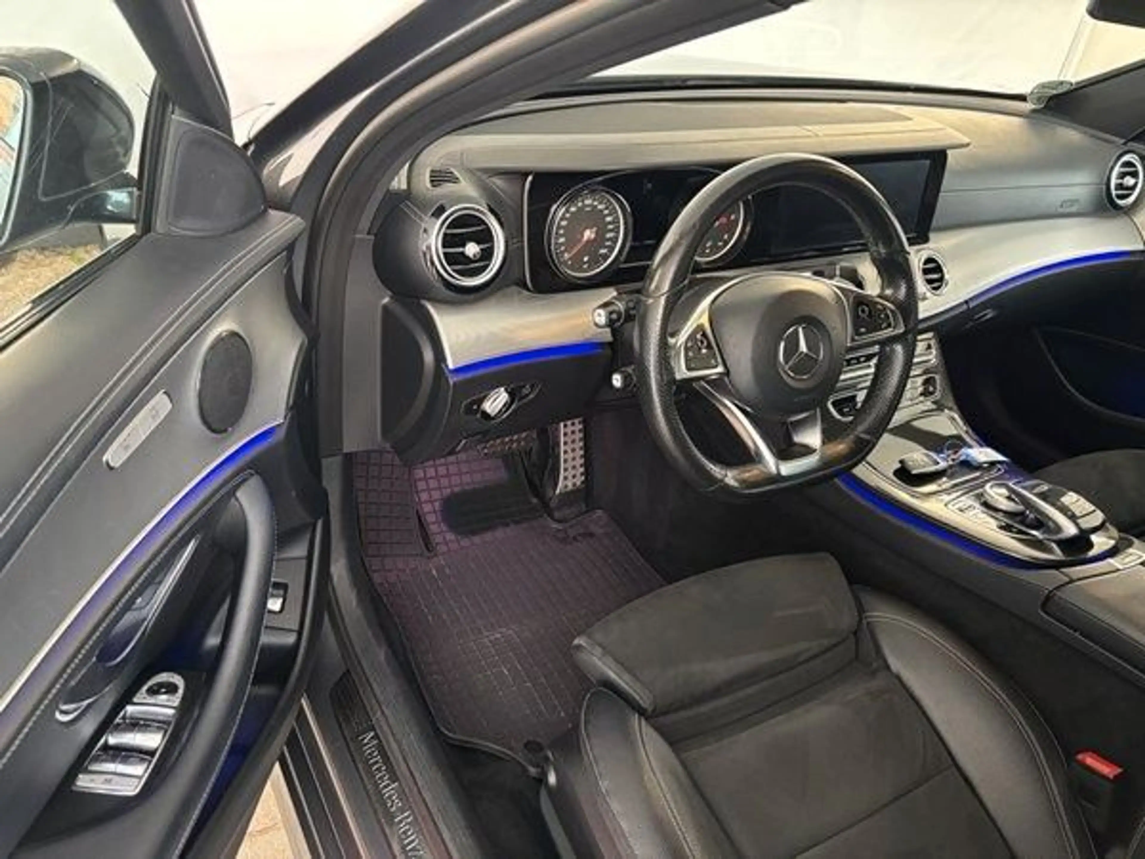 Mercedes-Benz E 350 d T 9G-TRONIC AMG Line / Night-Paket — photo 10
