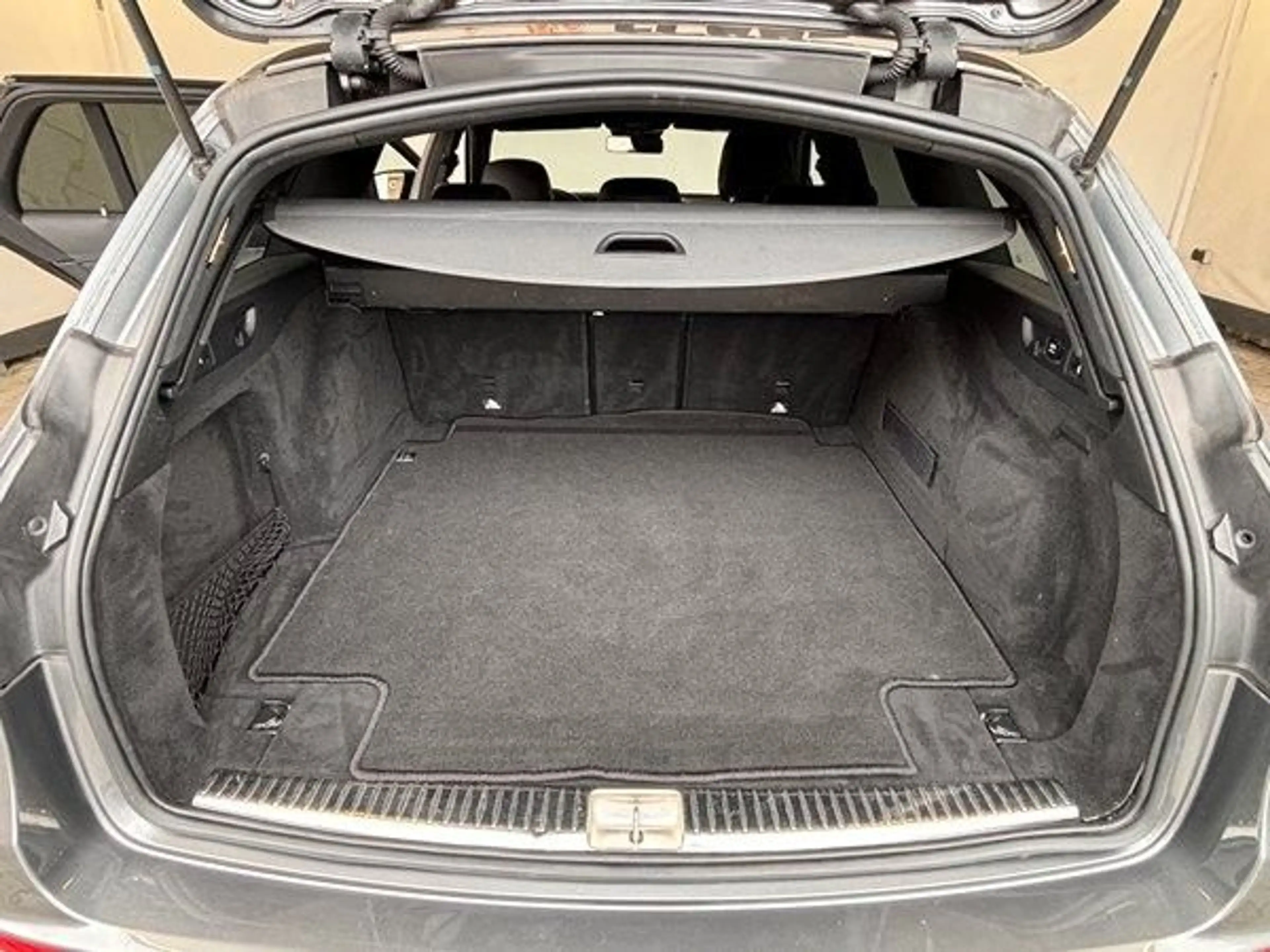 Mercedes-Benz E 350 d T 9G-TRONIC AMG Line / Night-Paket — photo 14