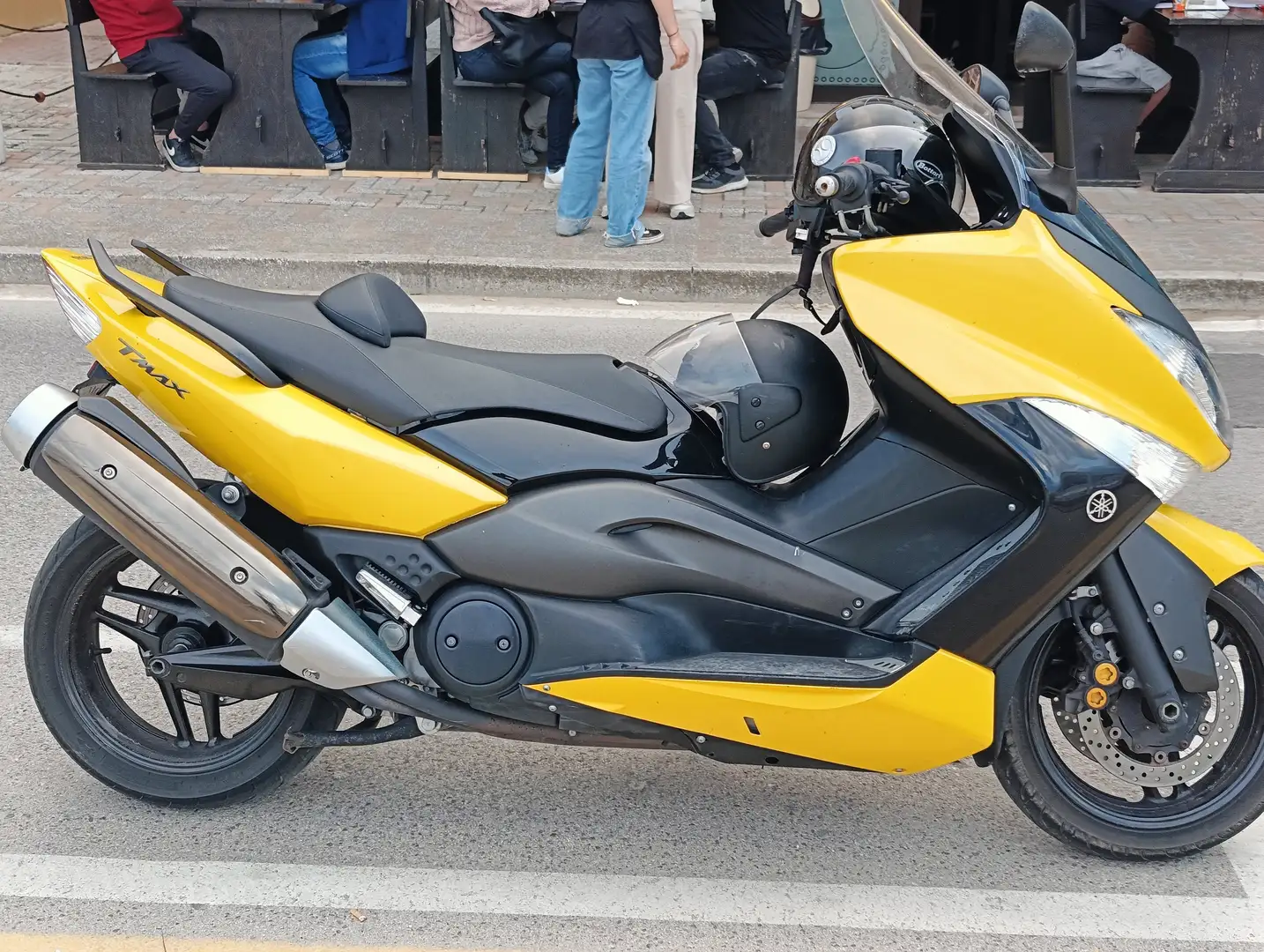 Yamaha TMAX 500 Amarillo - 2