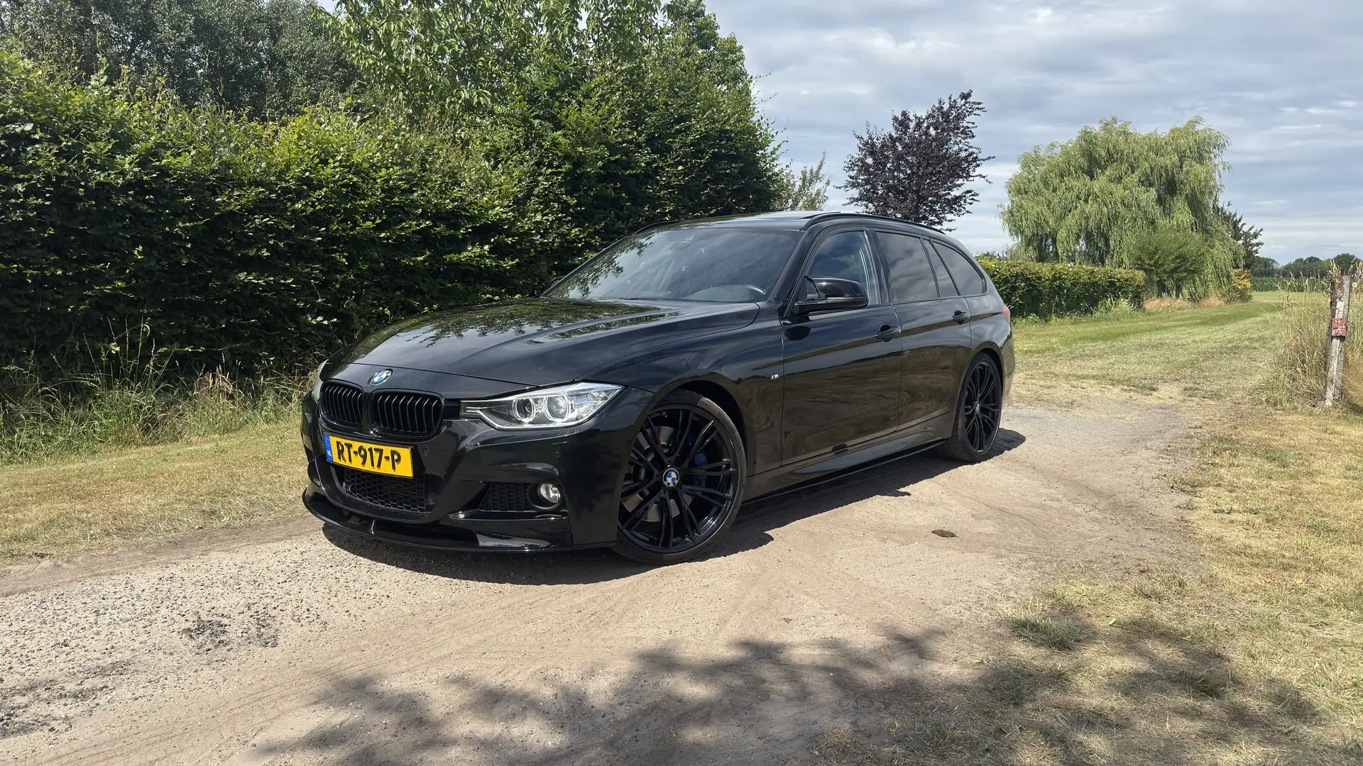 BMW 330 M Performance Zwart - 1