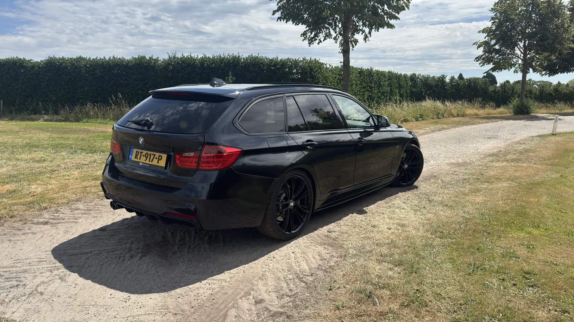 BMW 330 M Performance Zwart - 2