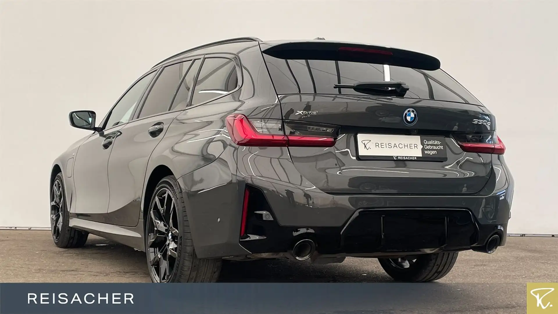 BMW 330 e xDr LCI M SportPRO AHK Pano ACC 360 HuD 19" Šedá - 2