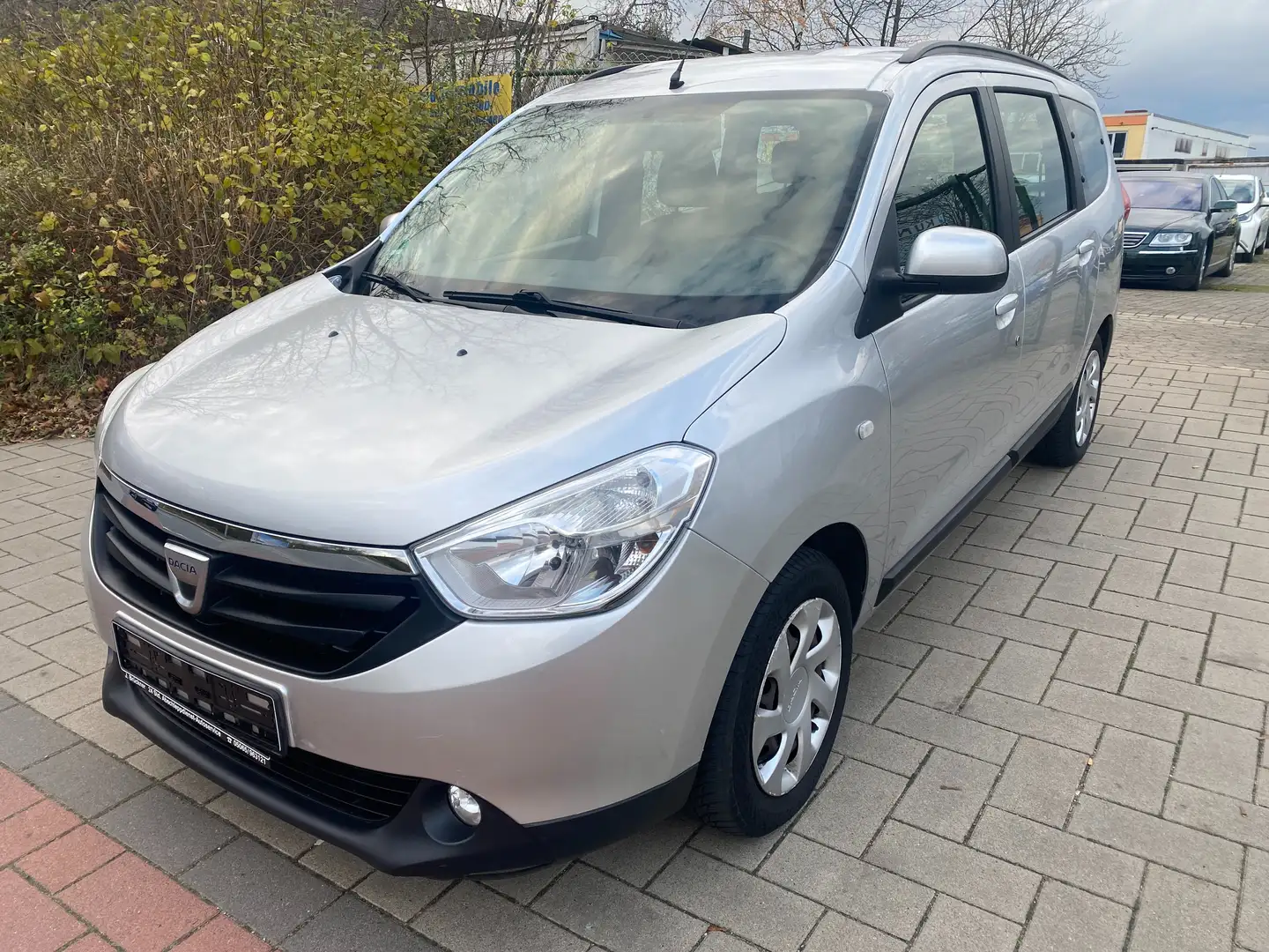 Dacia Lodgy Basis Grau - 1
