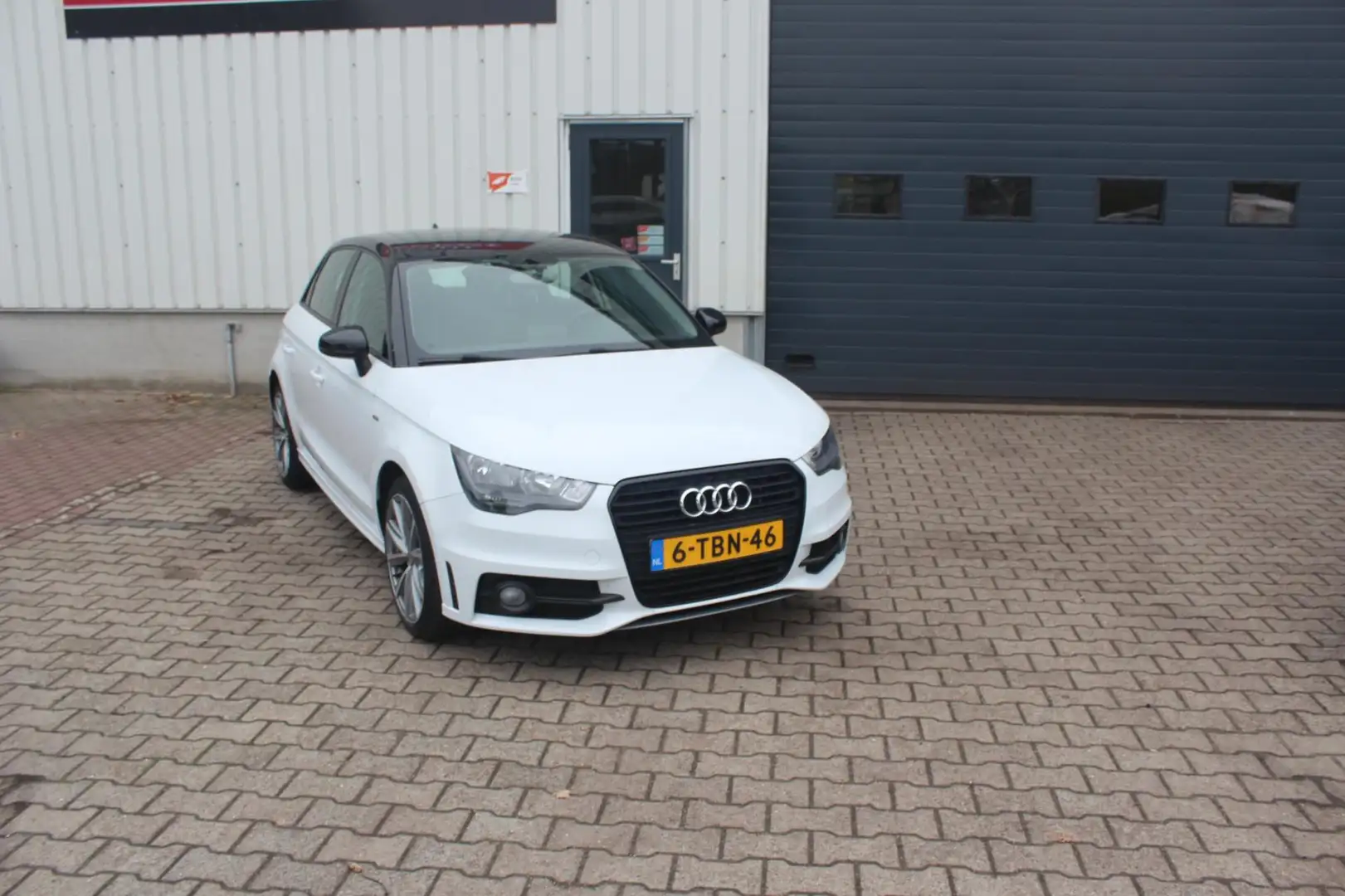 Audi A1 Sportback 1.2 TFSI Admired S-line org NL Blanc - 2