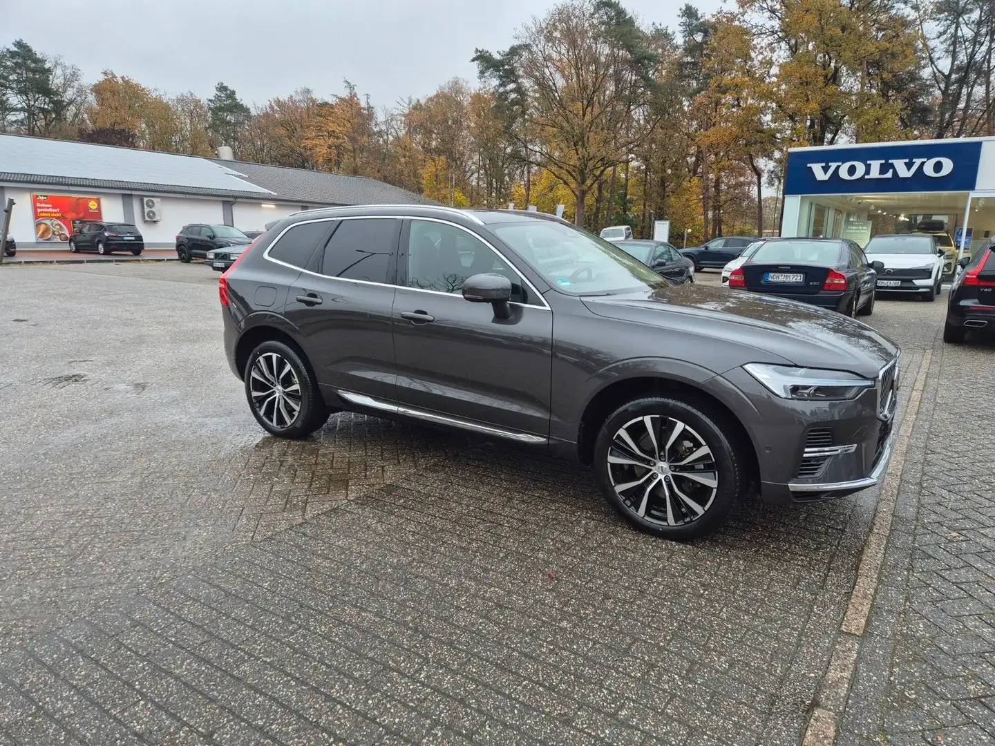Volvo XC60 Inscription Recharge Plug-In Hybrid AWD Grau - 1