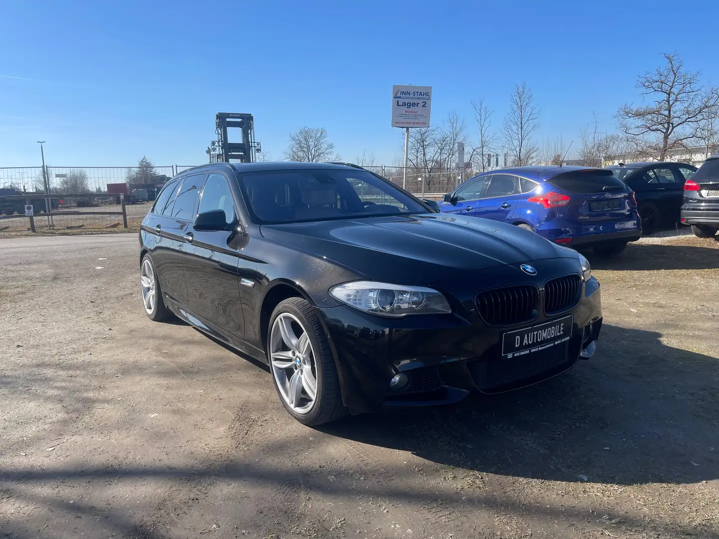 BMW 550 BMW Touring 550i M-Paket Navi/Sitzh/Standh/Panor++ Zwart - 2