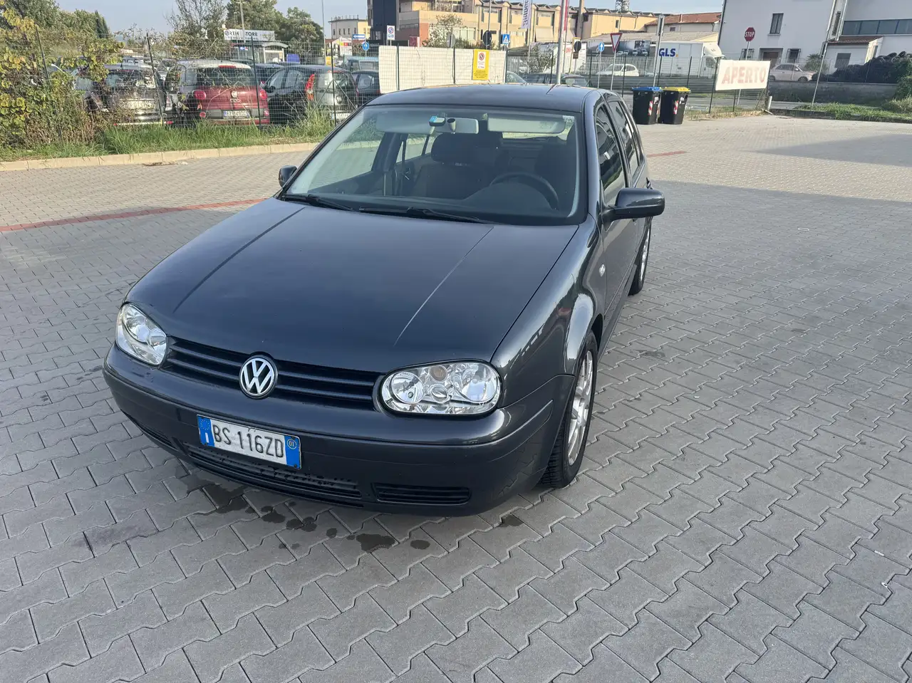 Volkswagen Golf 5p 1.6 Highline 105cv, foto 1