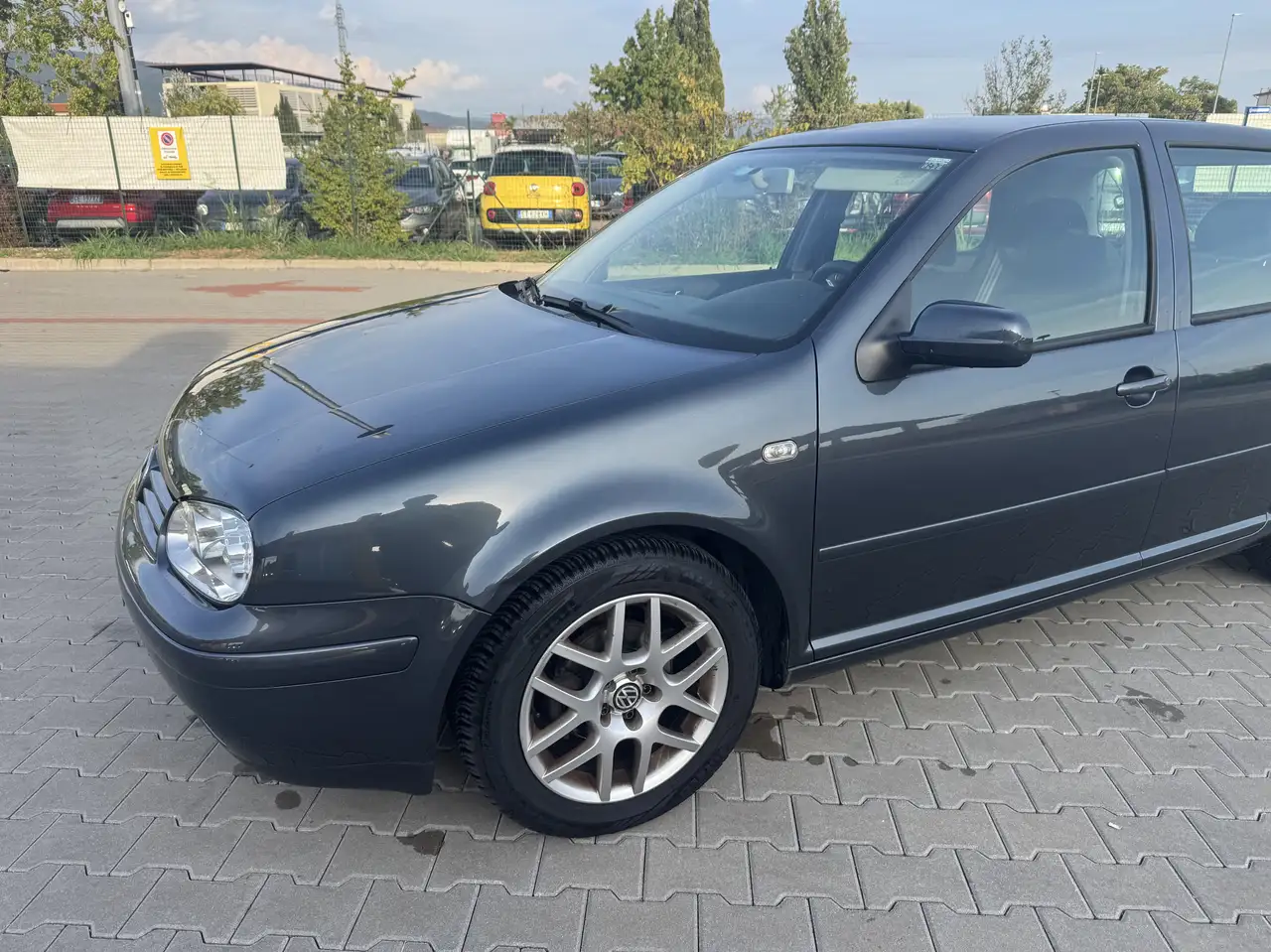 Volkswagen Golf 5p 1.6 Highline 105cv, foto 2
