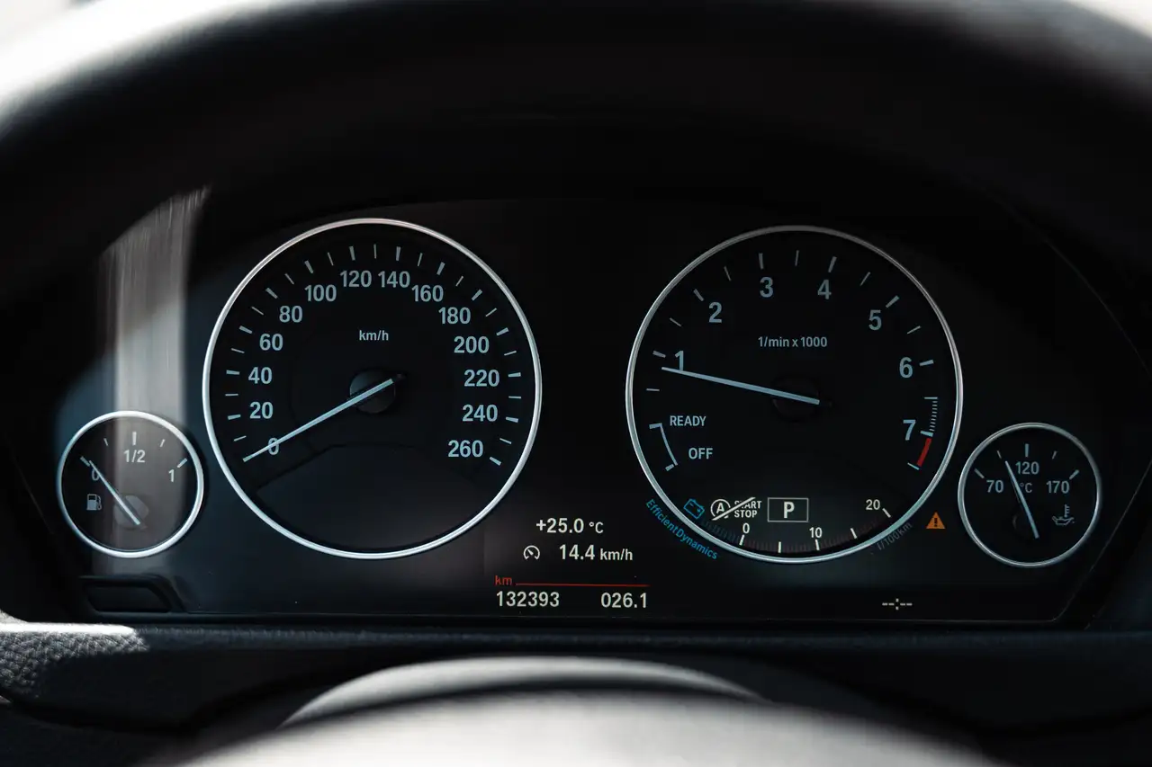 BMW 3 Series снимка BMW 3 Series