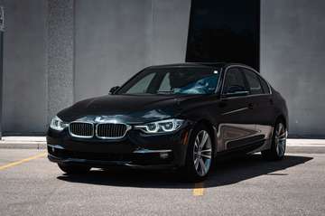 328i xDrive|NAV|NO ACCIDENTS|LOW KM'S|SUNROOF|LEATHER|HTD SEATS|BT