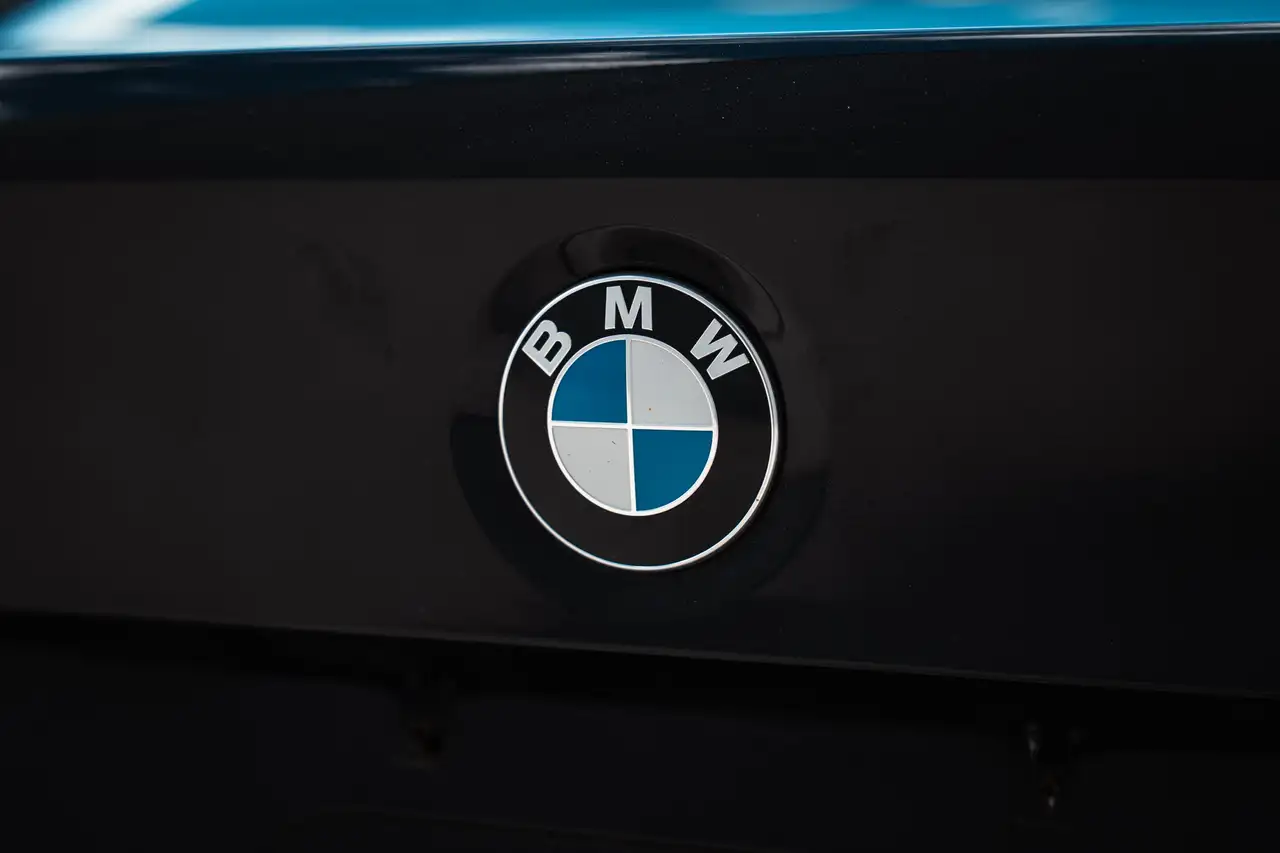 BMW 3 Series снимка BMW 3 Series