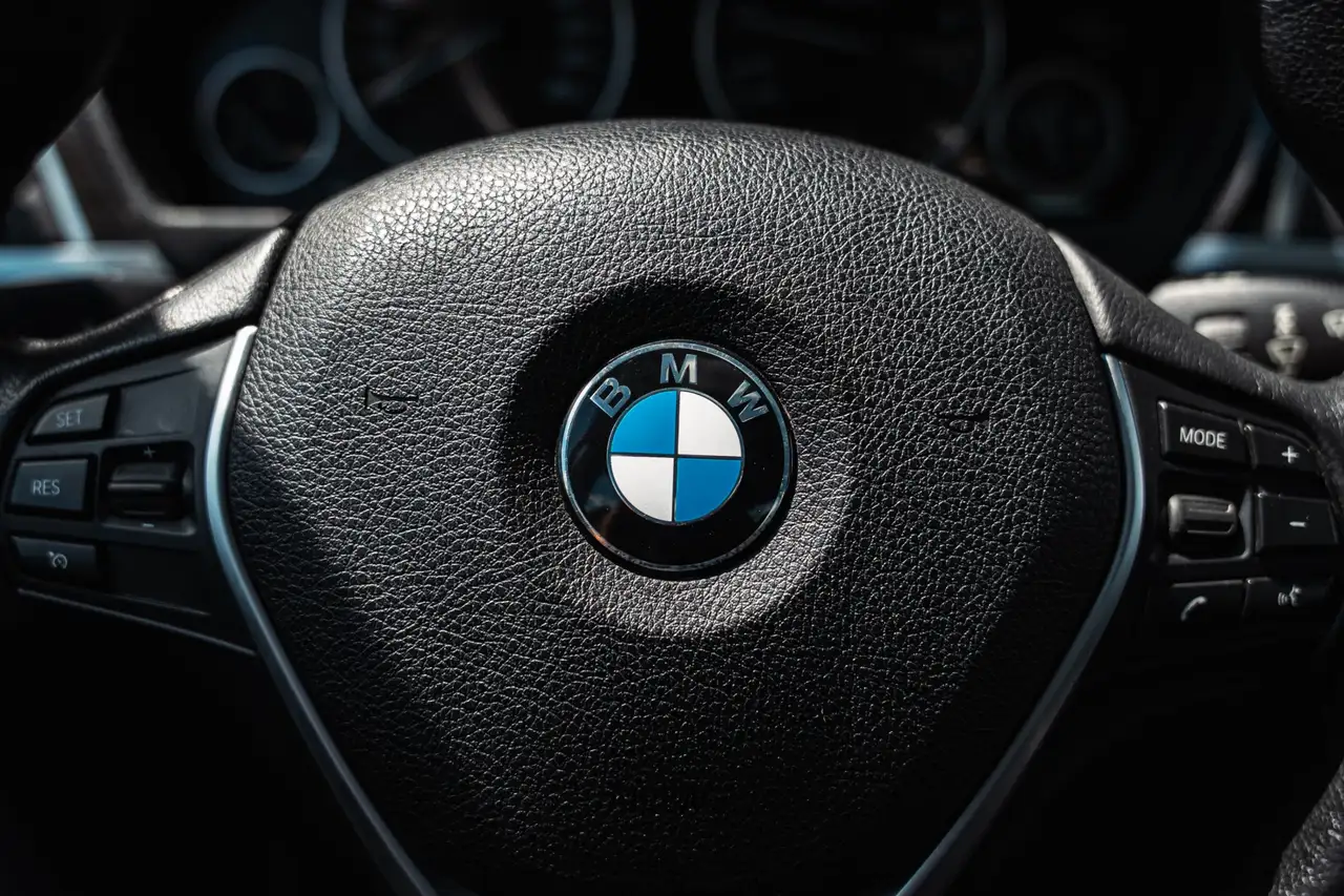BMW 3 Series снимка BMW 3 Series