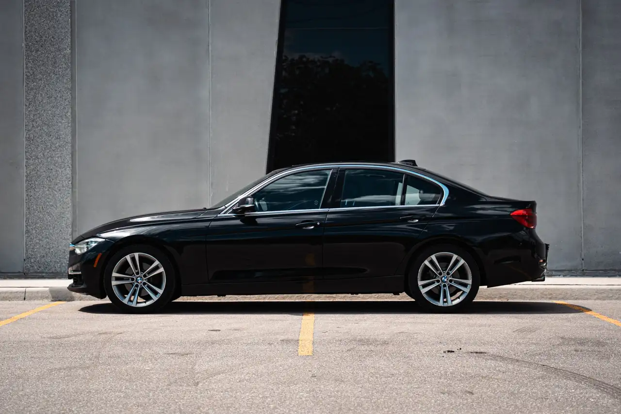 BMW 3 Series снимка BMW 3 Series