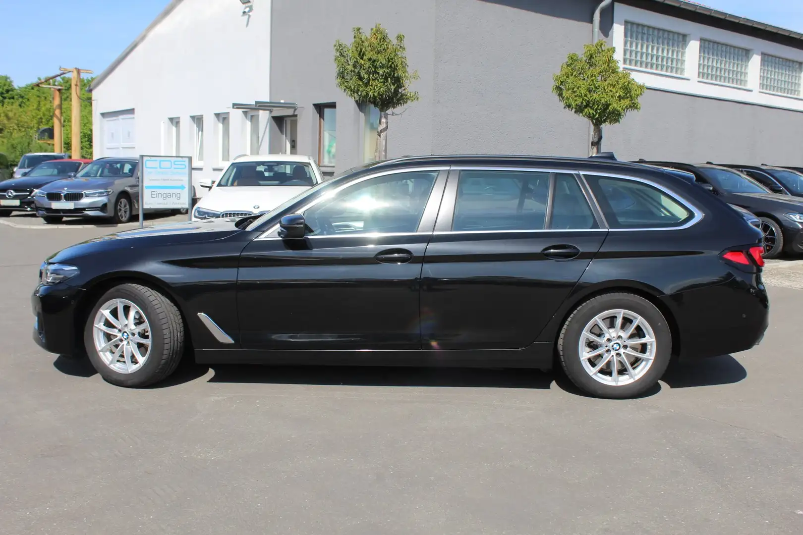 BMW 520 d Tour. Aut. +HUD+S-Leder+DAB+Driving PRO+ Black - 1