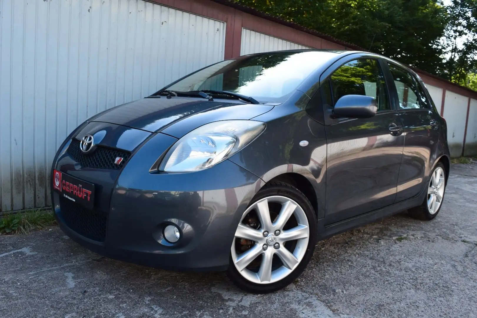 Toyota Yaris TS 1.8-Ltr.98 kW,Klima,5 Türer,Sport Gris - 1