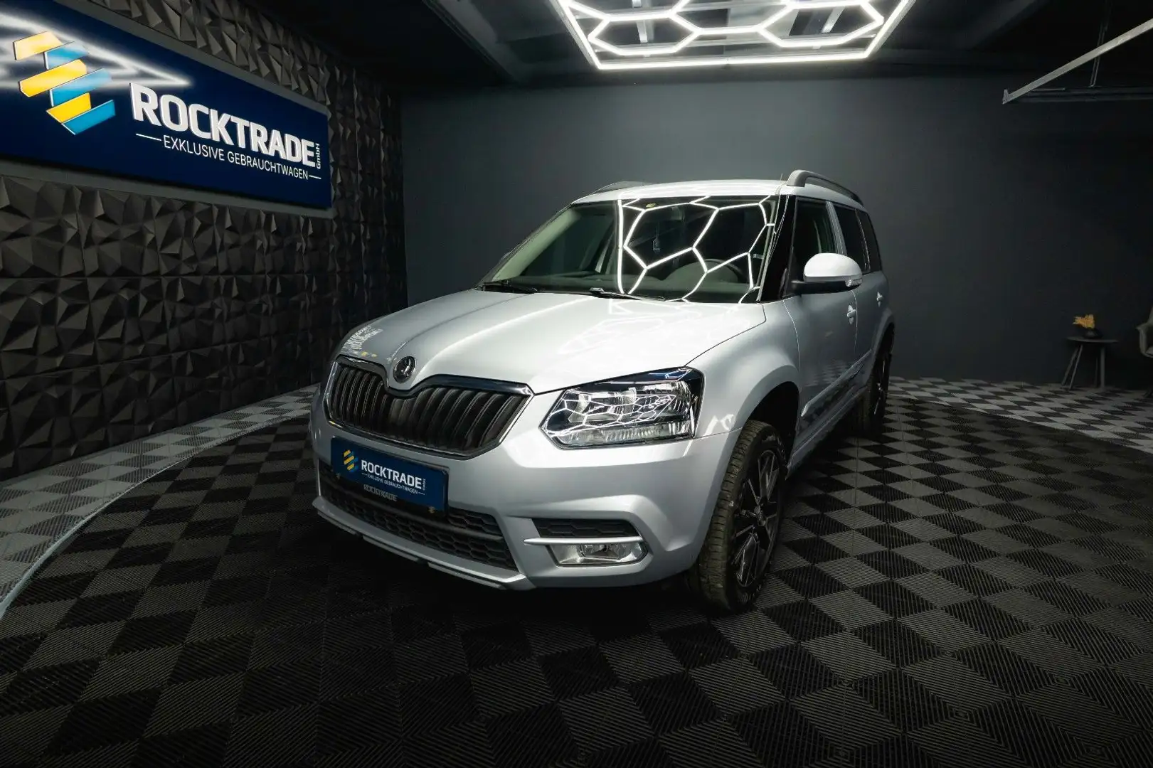 Skoda Yeti 1.4 TSI Ambition Sport *Kamera*Facelift*DAB Silber - 1