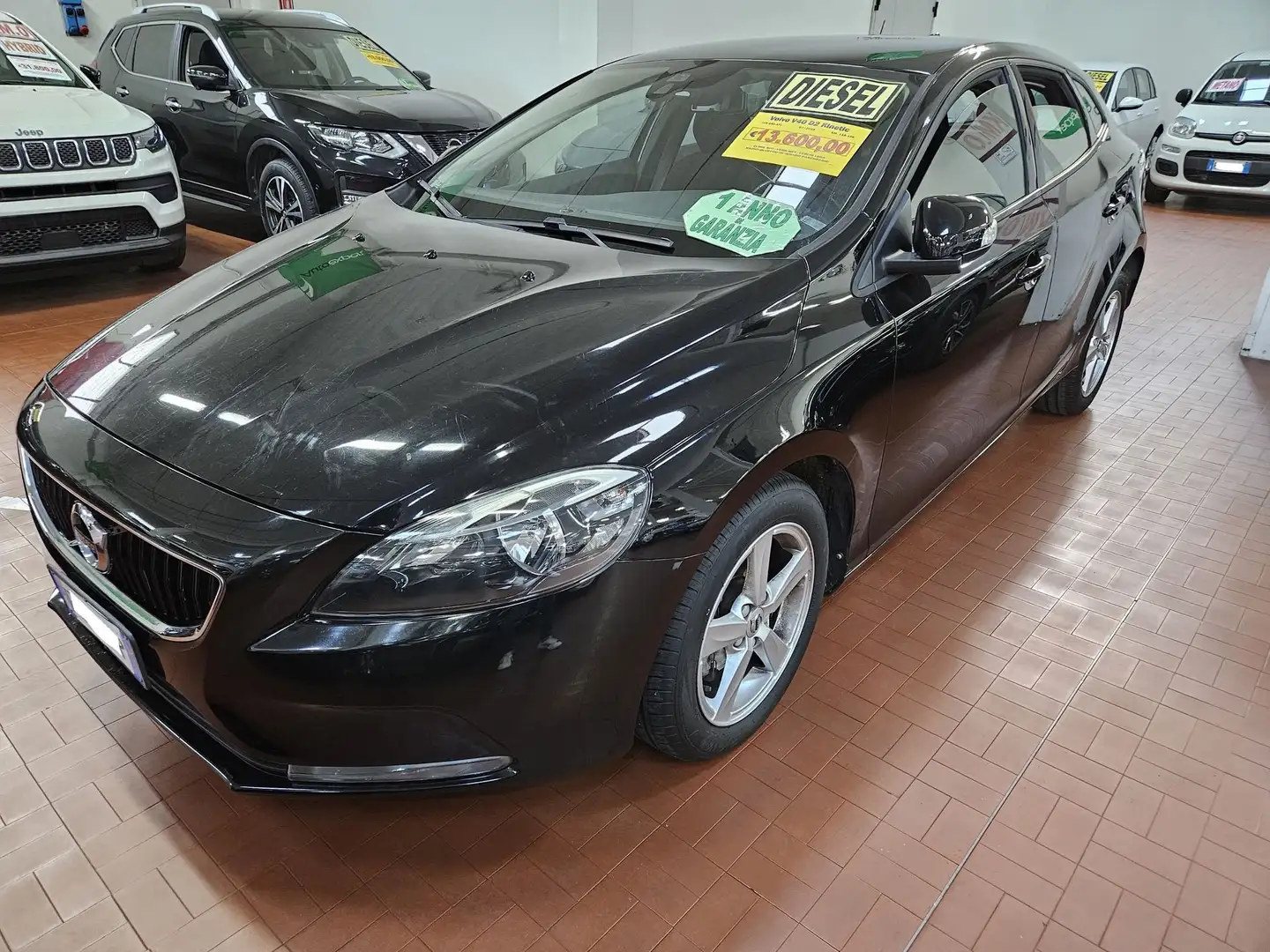 Volvo V40 D2 Kinetic Negro - 1