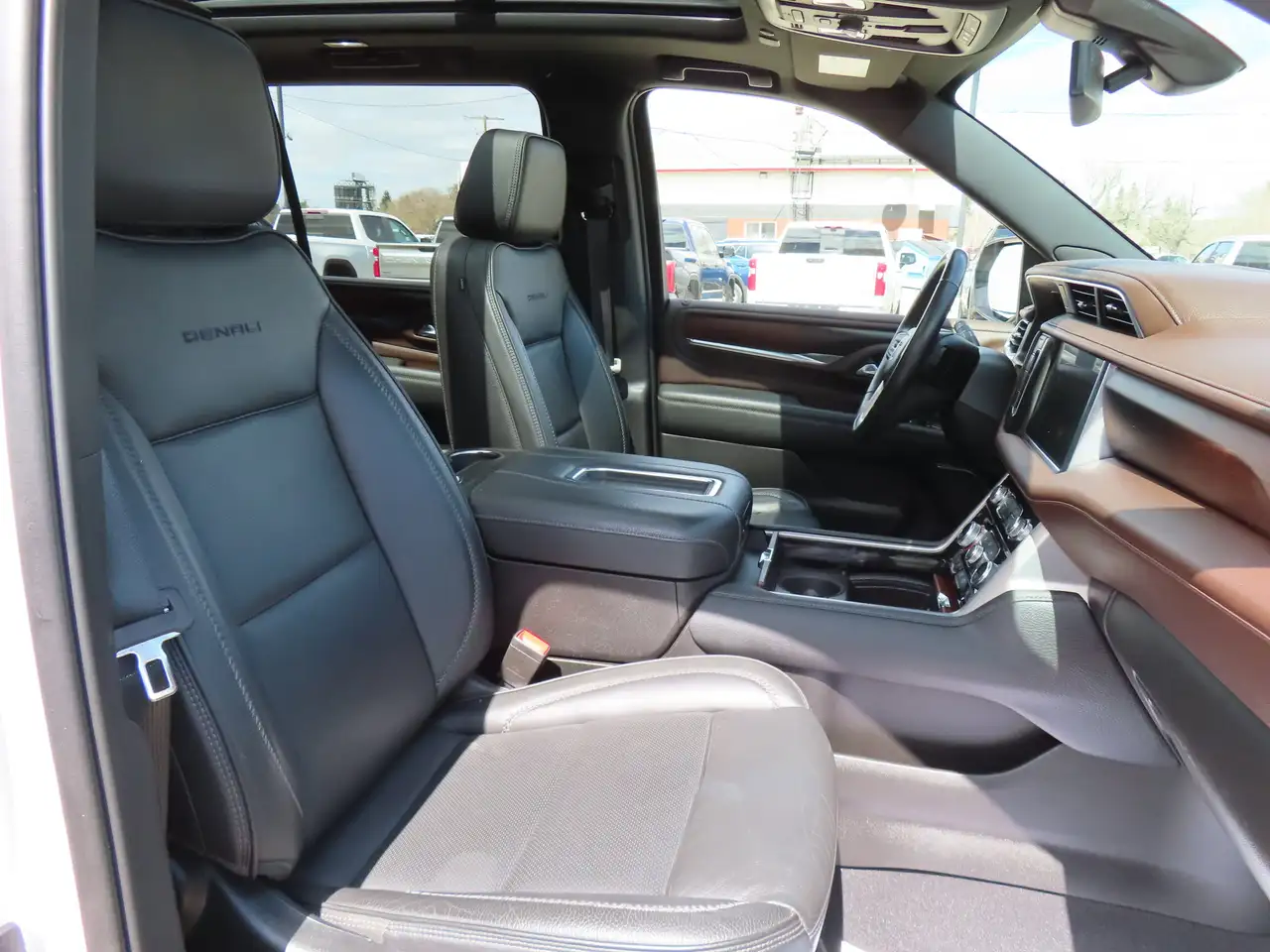 GMC Yukon снимка GMC Yukon