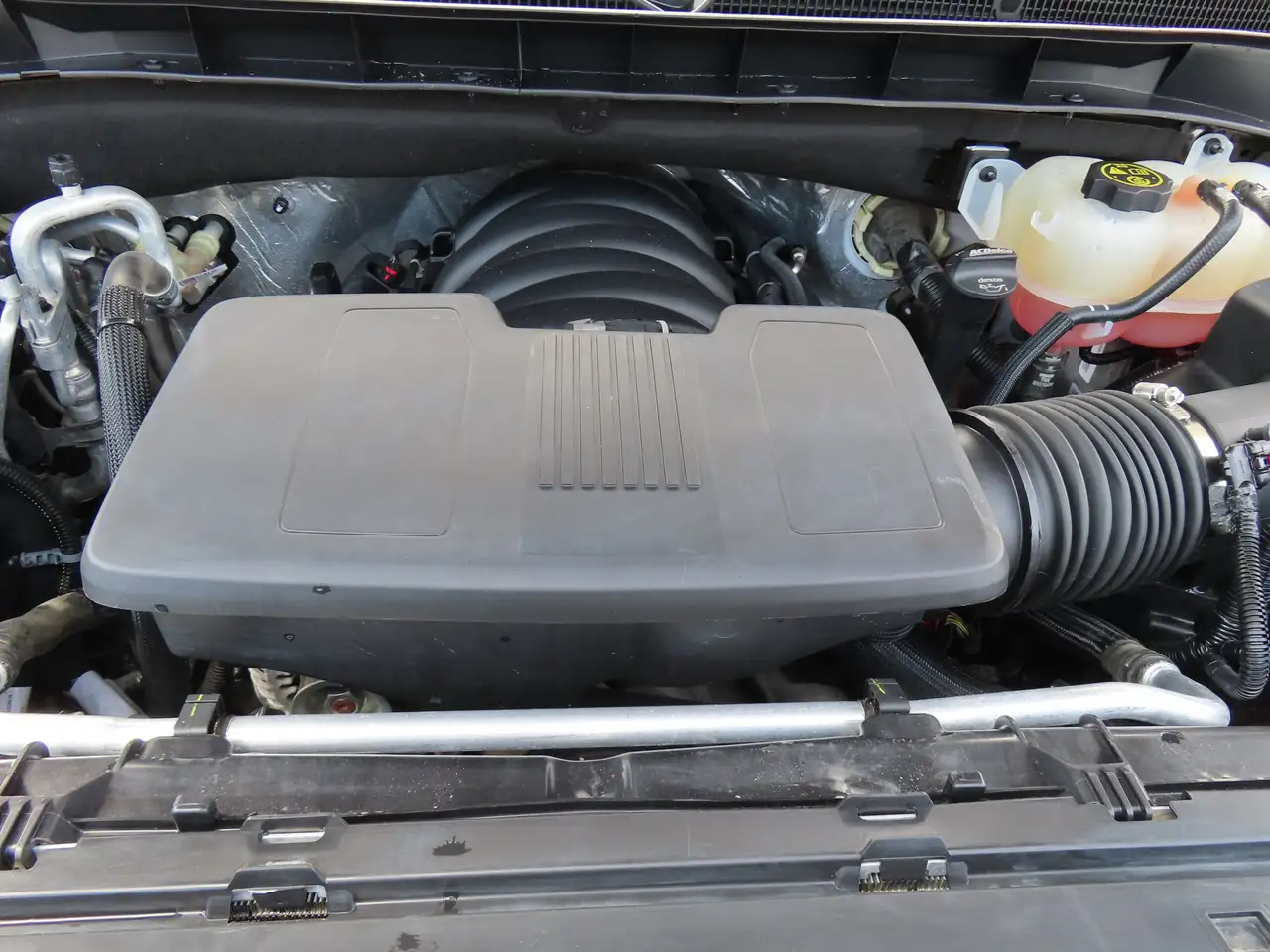 GMC Yukon снимка GMC Yukon