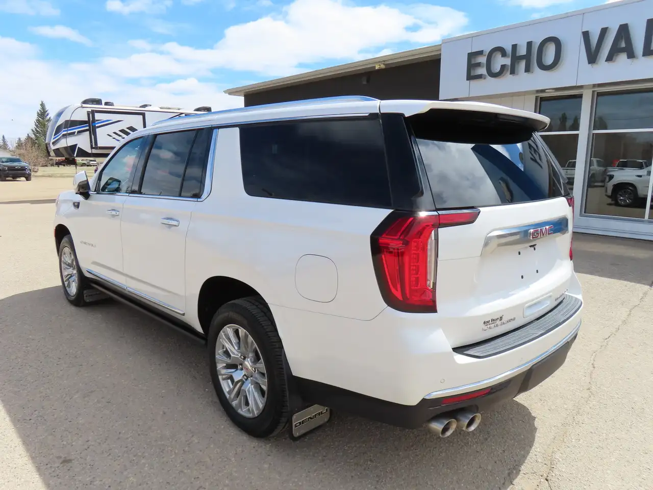 GMC Yukon снимка GMC Yukon