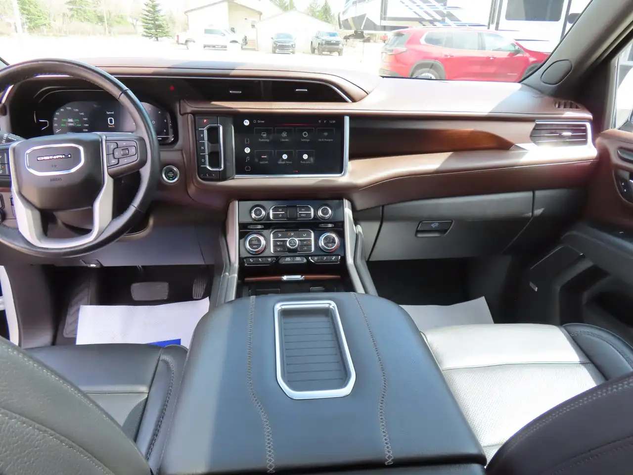 GMC Yukon снимка GMC Yukon