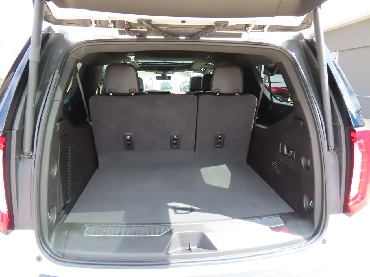 GMC Yukon снимка GMC Yukon
