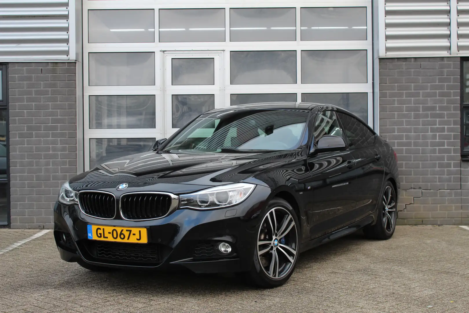 BMW 328 3-serie Gran Turismo 328i High Executive M-pakket Zwart - 1