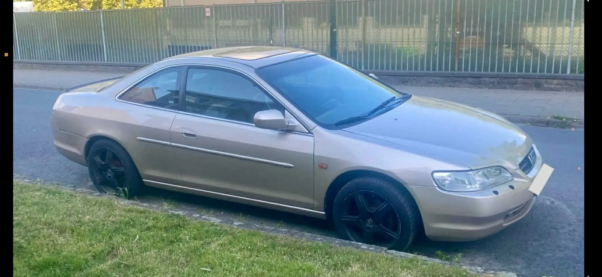 Honda Accord 2.0i 16v ES - 1