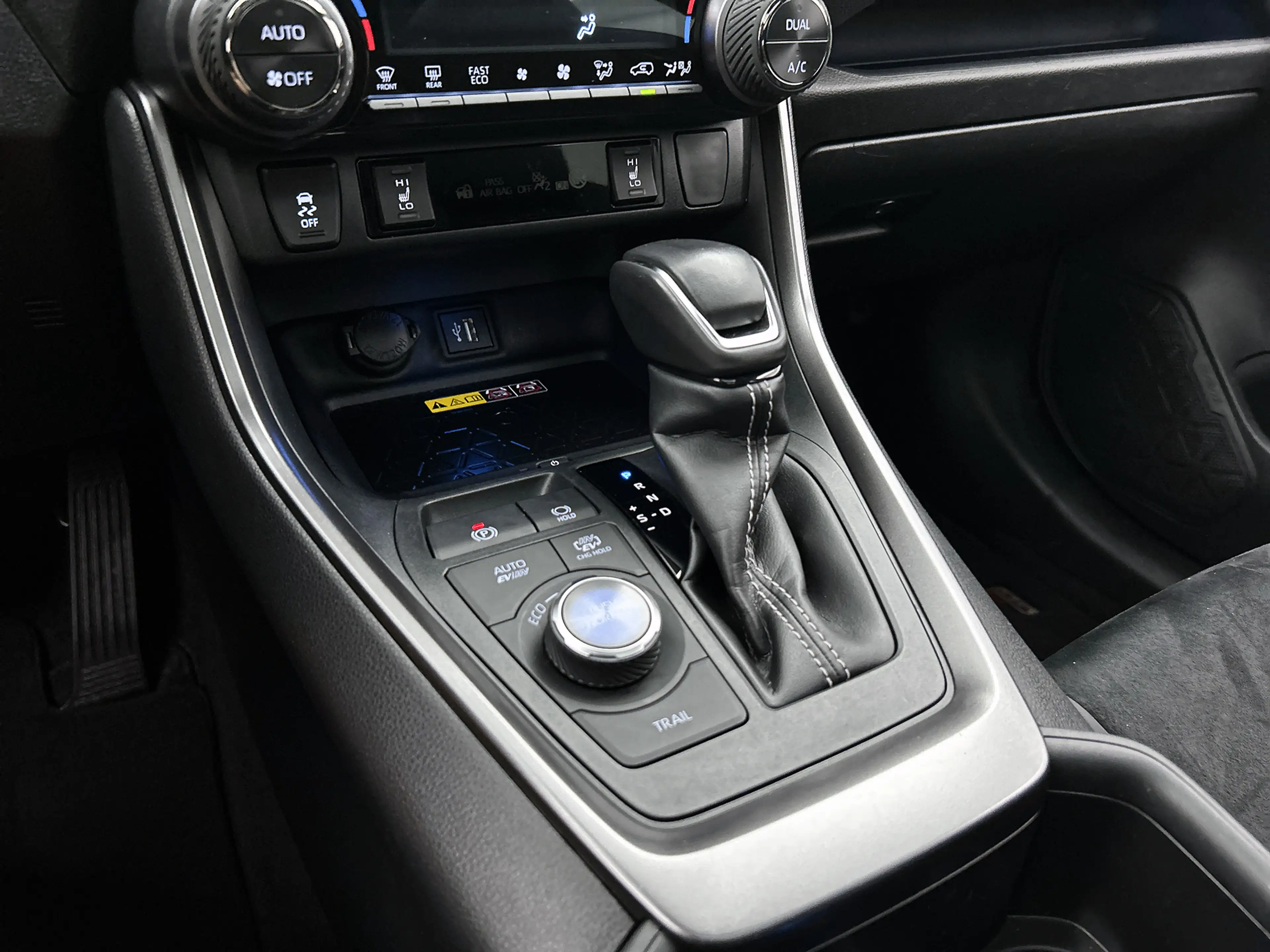 Toyota RAV 4 2.5 Plug-in Hybrid AWD GR SPORT + GR SPORT PLUS PA — photo 14