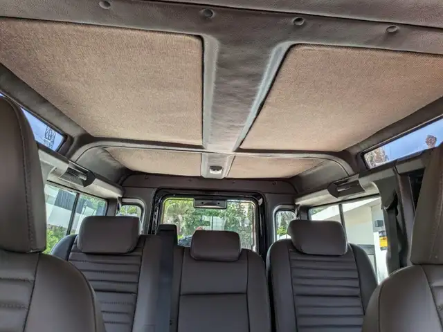 Land Rover Defender 110 view 12