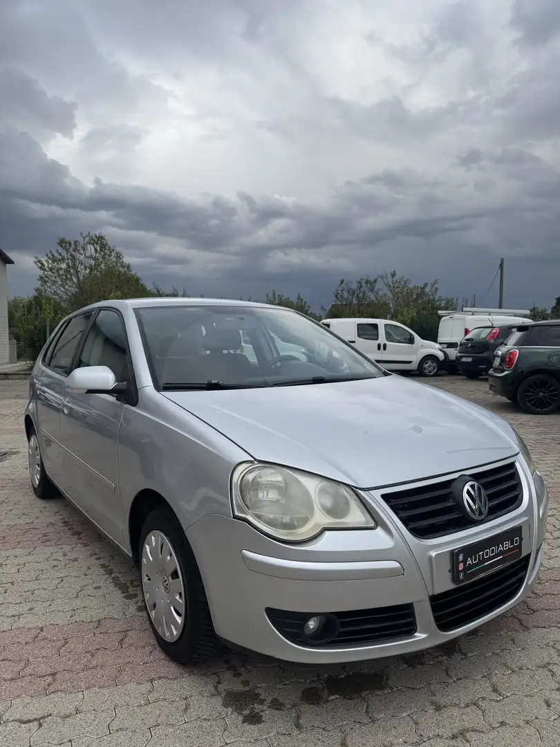 Volkswagen Polo 5p 1.4 Comfortline CL bi-fuel G Silber - 1