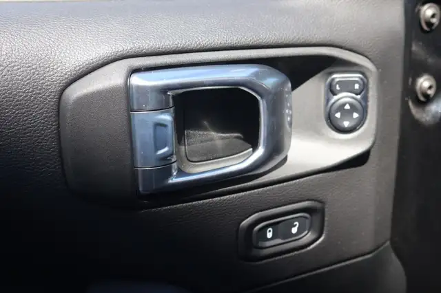 Jeep Wrangler view 11