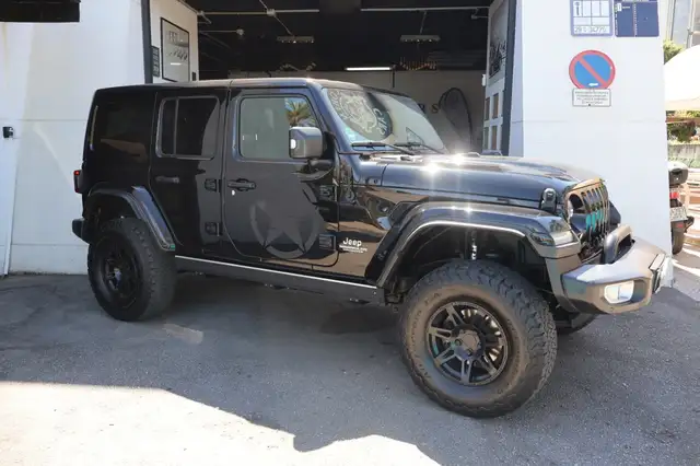 Jeep Wrangler view 3