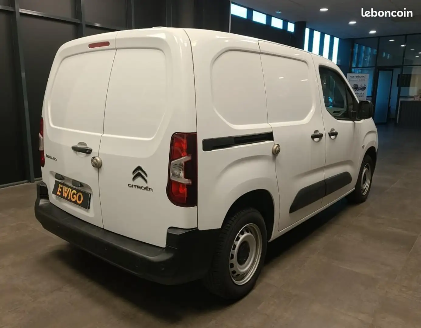 Citroen Berlingo Citroën VU FOURGON 1.5 BLUEHDI 100ch L1 START-STOP Wit - 2